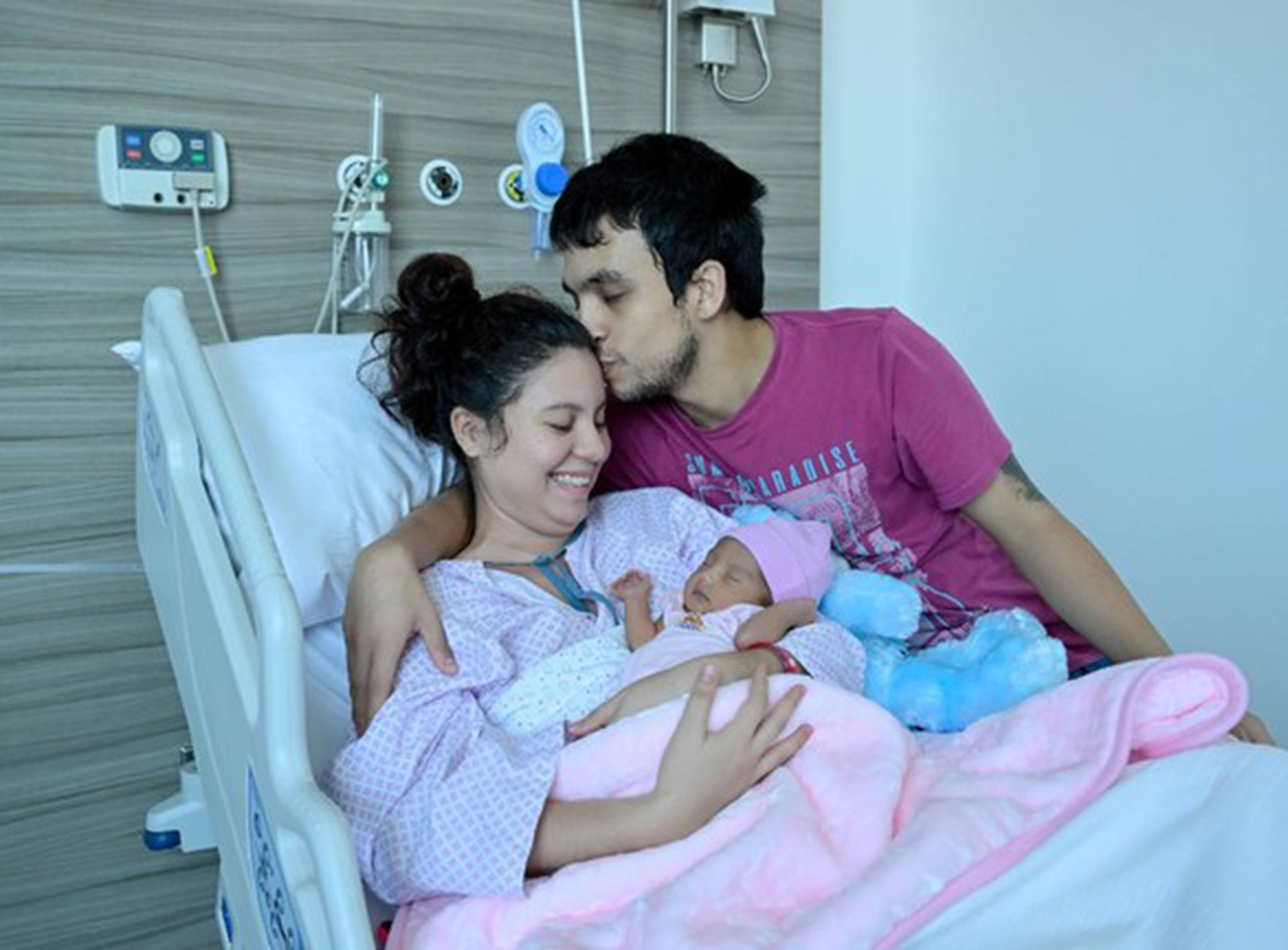 Abu Dhabi doctors deliver baby with spina bifida after first spinal correction surgery