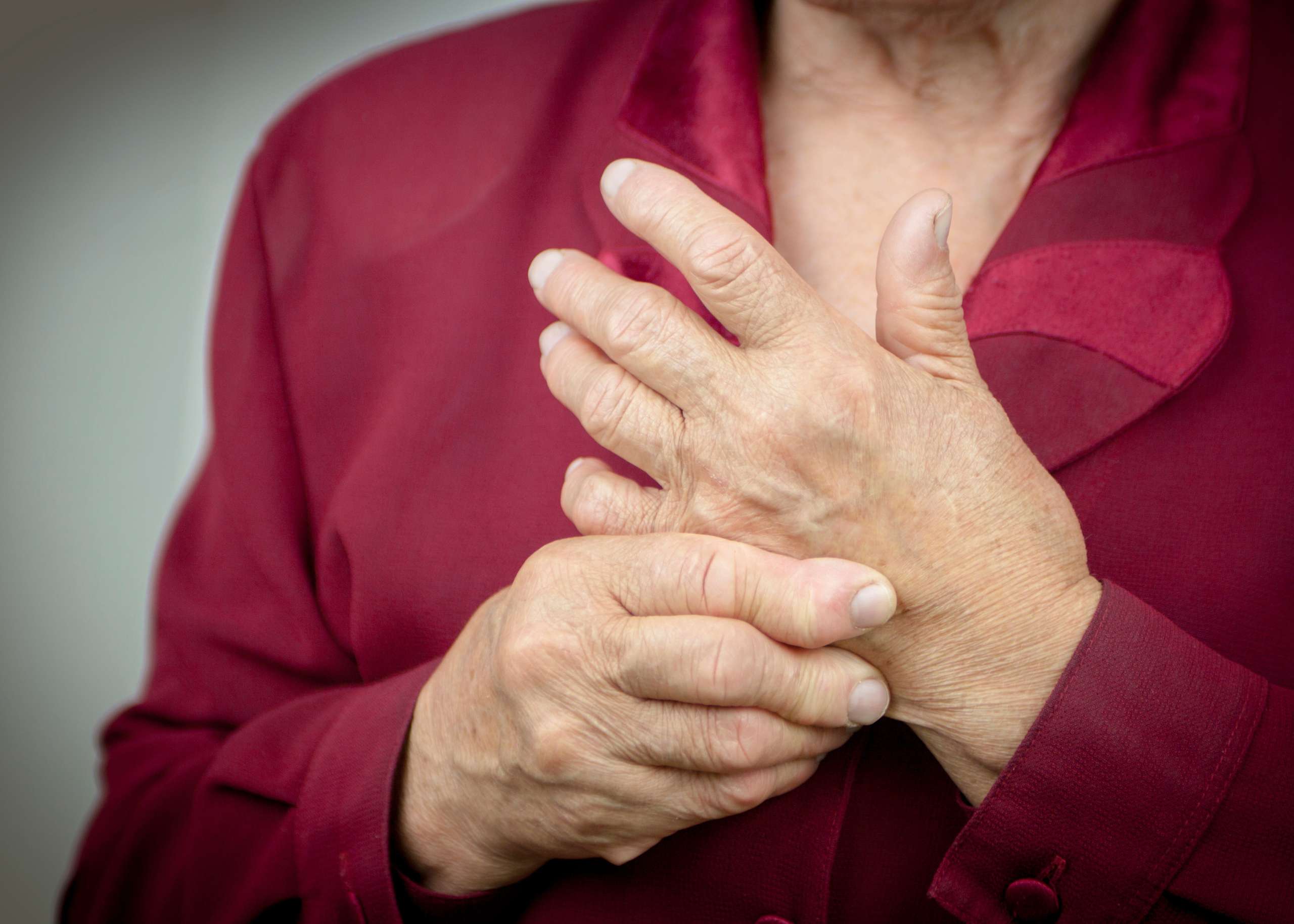 Hand Arthritis: Symptoms, Causes, & Treatment