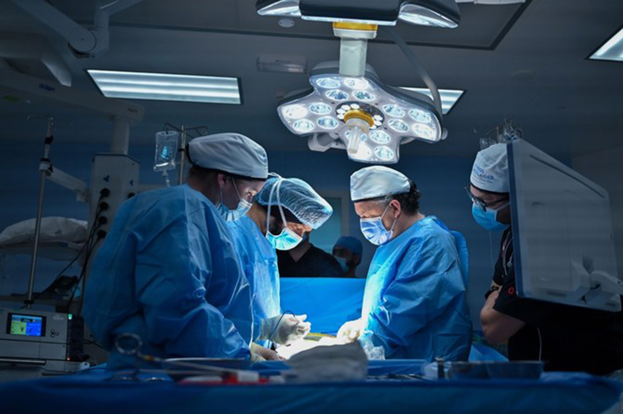Surgeons in Abu Dhabi perform breakthrough surgery on Colombian fetus with spina bifida